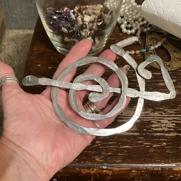 Vintage metal hair bun accessory - Picture 5 of 5